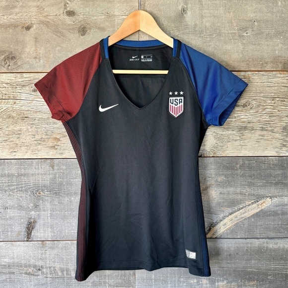 Nike Dri‎ Fit Women’s V-Neck USA 2016 Black Red Blue Official Soccer Shirt, Sz S - Picture 1 of 10